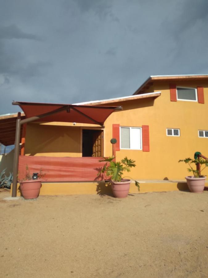 ואלה דה גוואדלופה Posada Soleil Bed & Breakfast מראה חיצוני תמונה